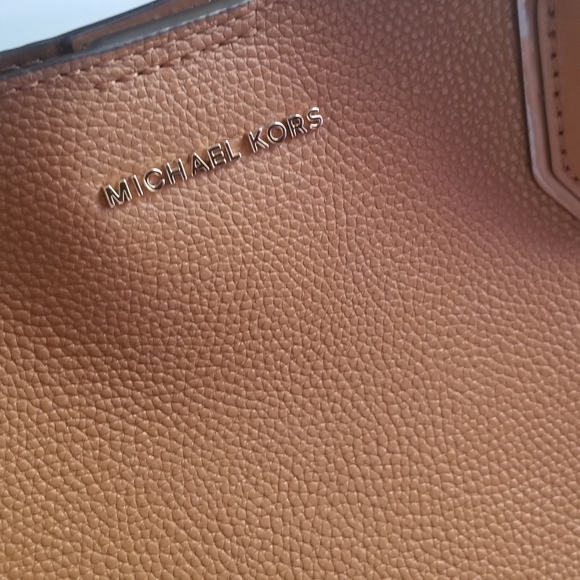Sold on Vinted. Michael kors purse - Picture 2 of 4